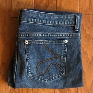 Simply Vera Straight Slight Stretch Blue Jeans!